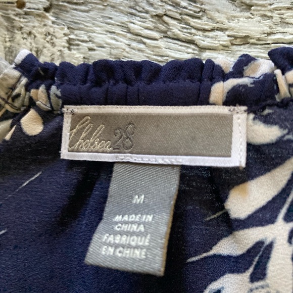 🏷 Chelsea28 | Cold-Shoulder Ruffle Sleeves Top - M, Blue/White Floral - Picture 5 of 6